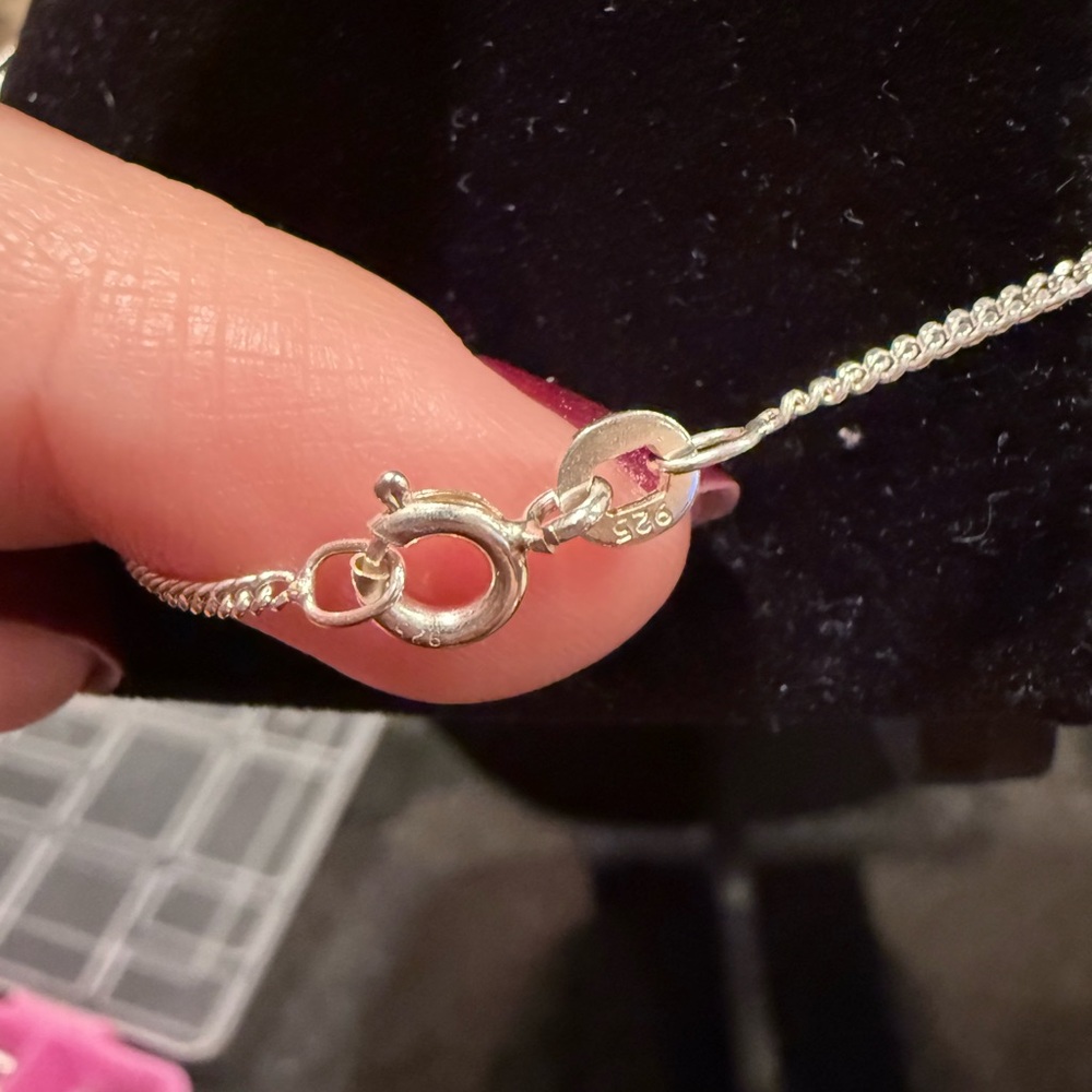 925 Sterling Silver Angel Necklace & Earring Set - Picture 8 of 11